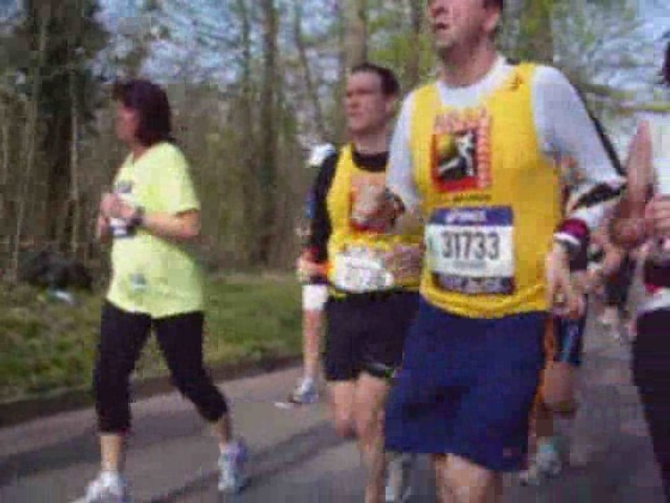 Marathon de Paris 2009 avec super mario  et s vélo  5 è part