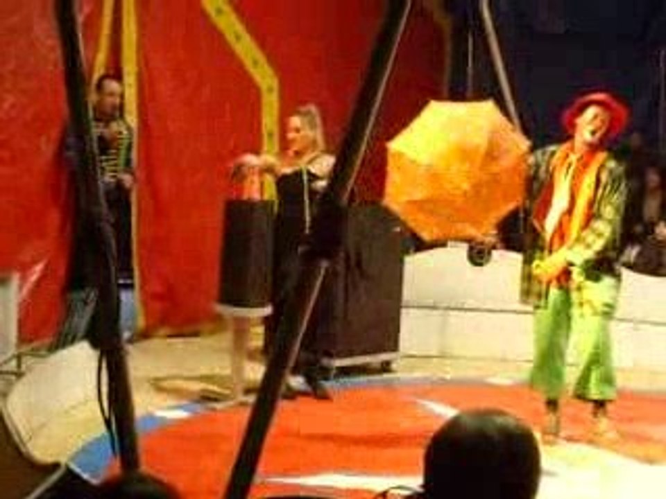 Cirque Jackson Chevaux Magicienne