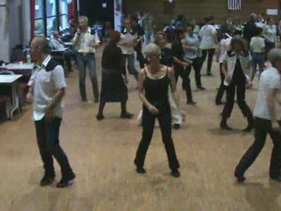 WALKING THE LINE  . David Linger - la Forêt-Fouesnant