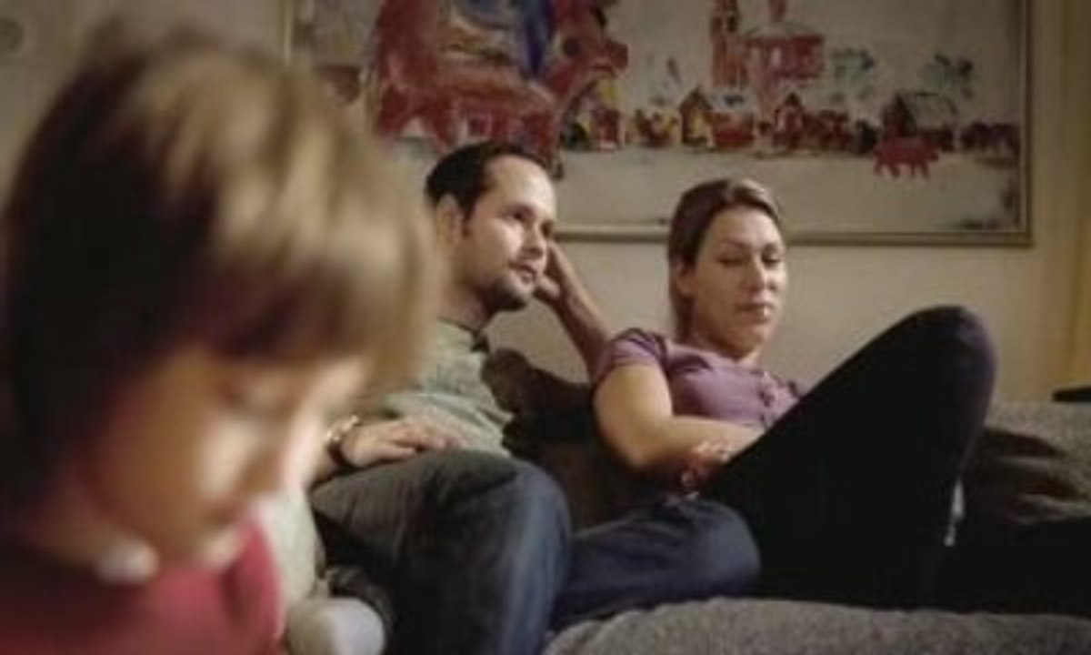 20610_Kinder_egg_Directors_single_35s_SC