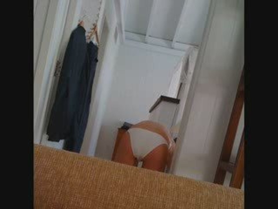 Demi Moore stira in bikini!