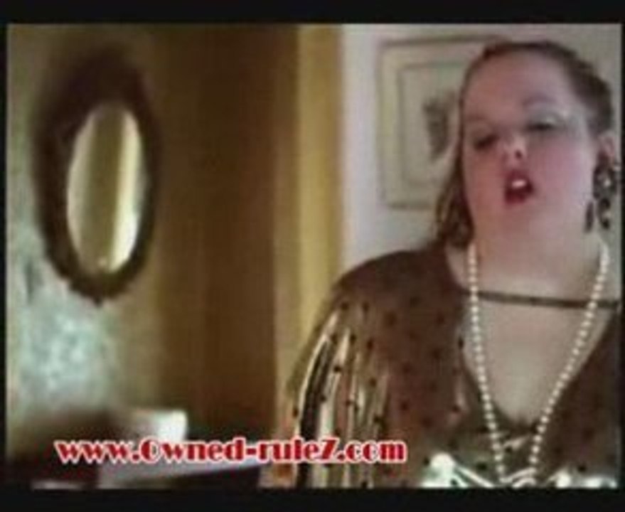 Strip tease cassant ...