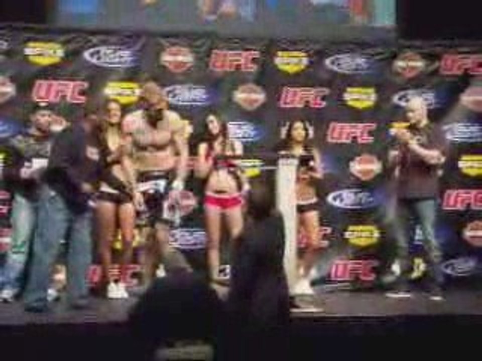 UFC Fight Night 18 weigh ins