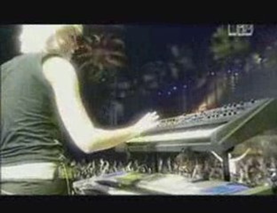 Faithless - We Come One Live