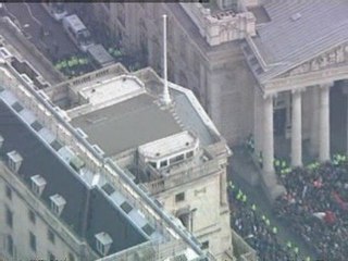 Huge crowds gather for G20 protests in London
