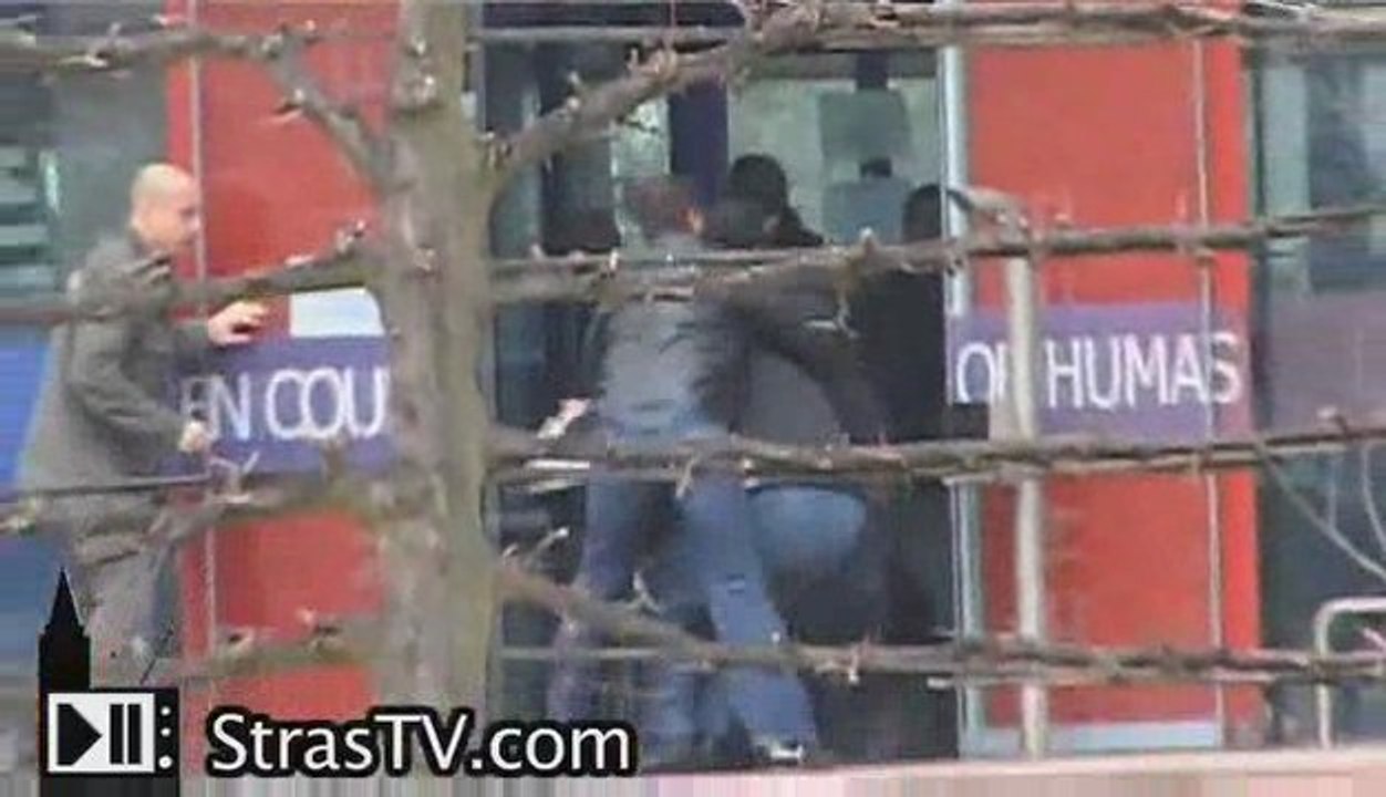 Le GIPN intervient devant le palais des droits de l'Homme