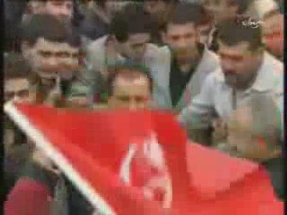 Muhsin Yazıcıoğlu - Üşüyorum(Kendi Sesinden)