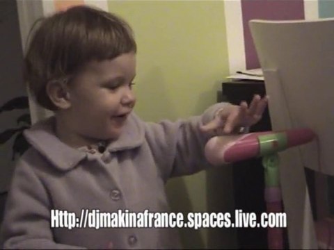 Clara et léane chantent ! HQ