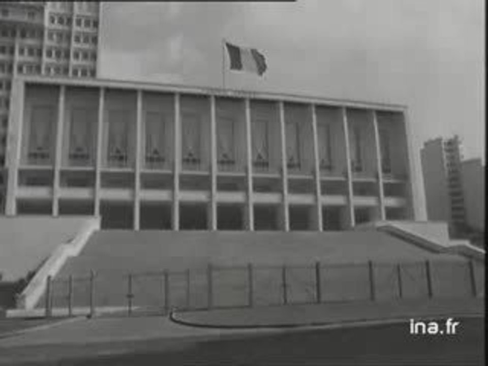 - 4 - NOUVELLE PREFECTURE ET RUE DE LA BASTILLE