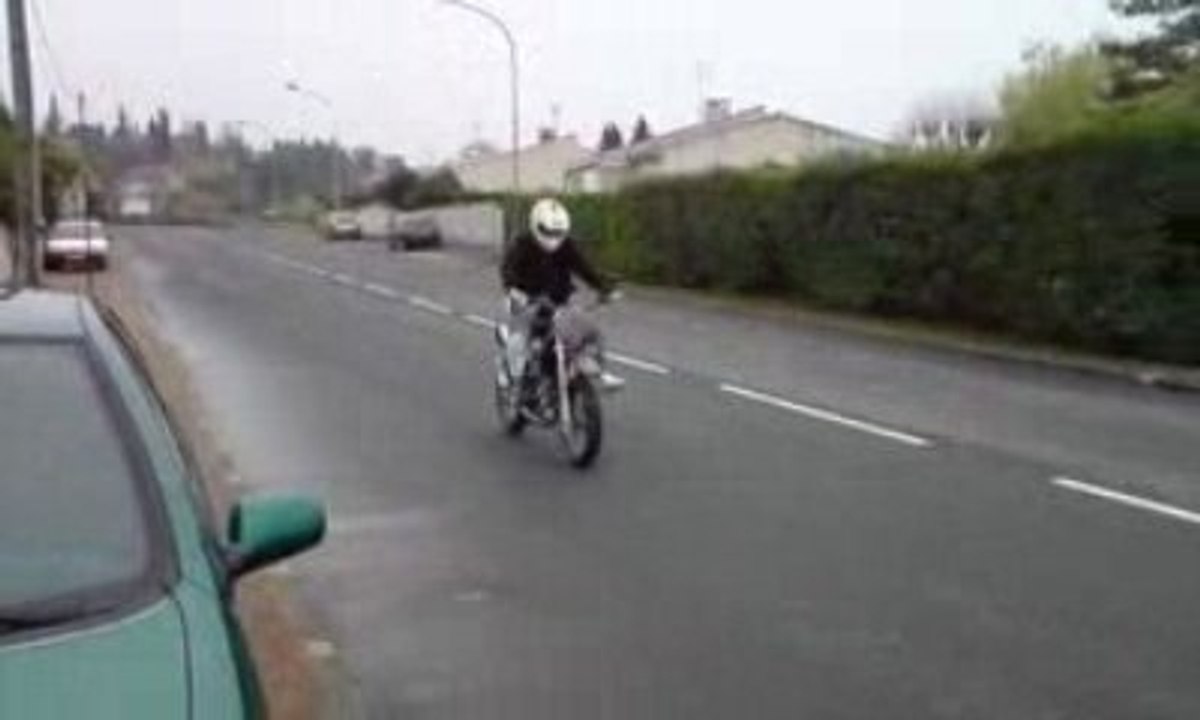 le top alu ki a sere deja 3 foi me la il tien le cou