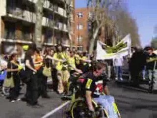 Ni Pauvre Ni Soumis en tête du cortège le 19/3 à Toulouse