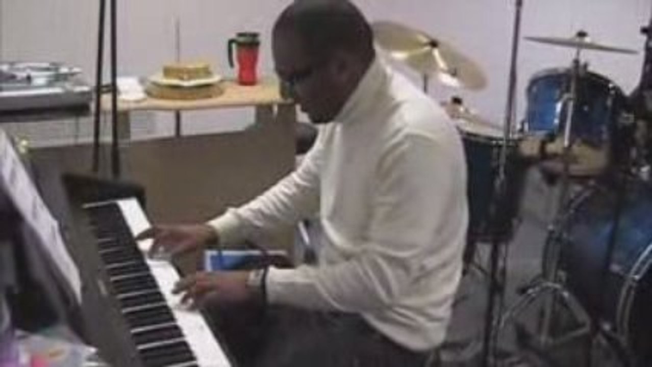 EDDY MAFIA Playing Piano @ Studio