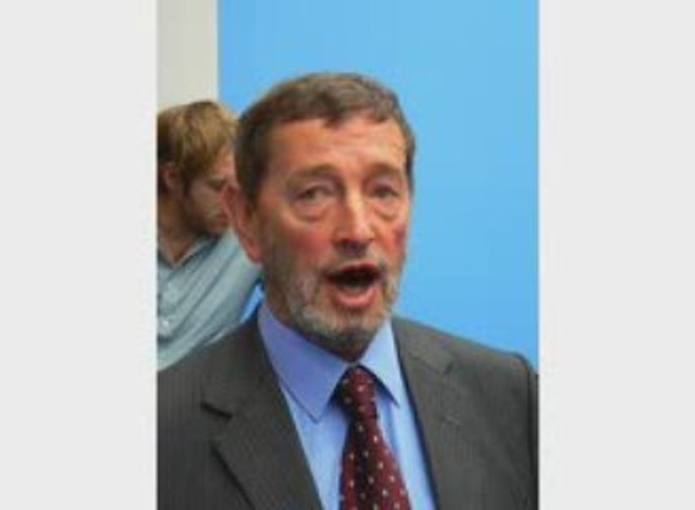 Blunkett says Cybercabz Milton Keynes the Taxi to airports