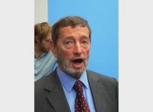 Blunkett says Cybercabz Milton Keynes the Taxi to airports