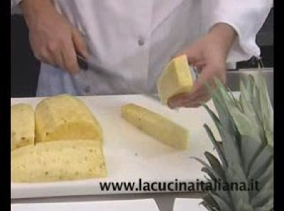 Tagliare l'ananas