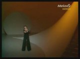 Mireille Mathieu(74) chante en 