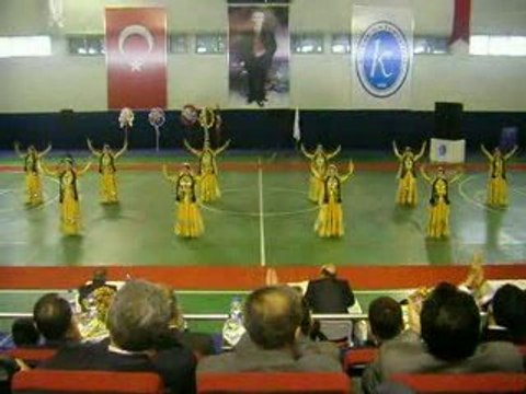 Kafkas Üniversitesi Eğitim Fakültesi Halk Oyunları Ekibi