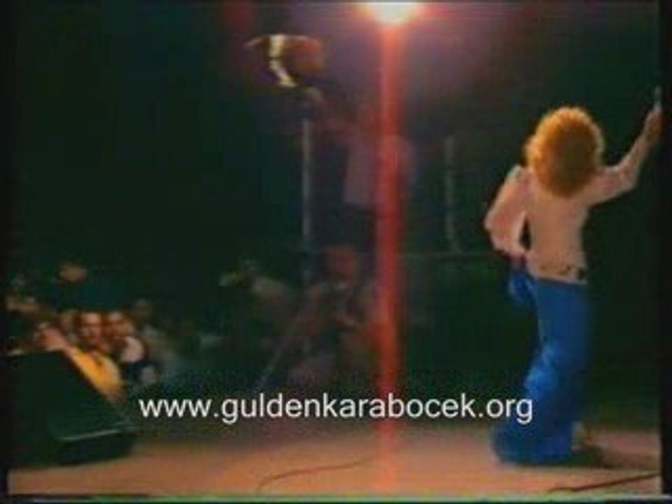 Gülden Karaböcek - Sürünüyorum (Konser)