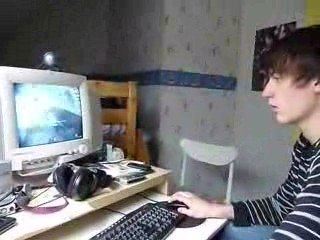 Une Arme il me faut une Arme xD