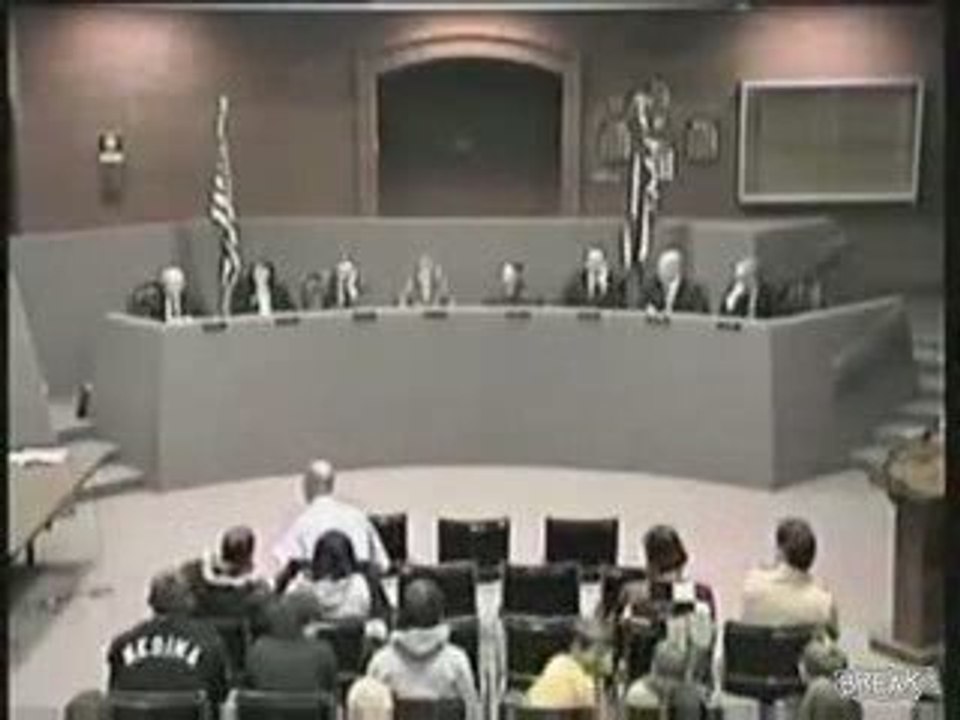 Pet en plein Conseil Municipal