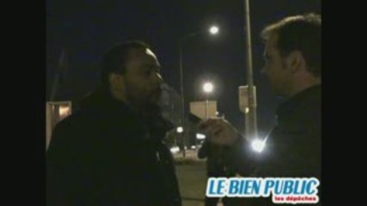 Dieudonné persiste et signe dans un bus