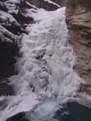 Cascade basse gelée de Johnston canyon - Banff - Canada