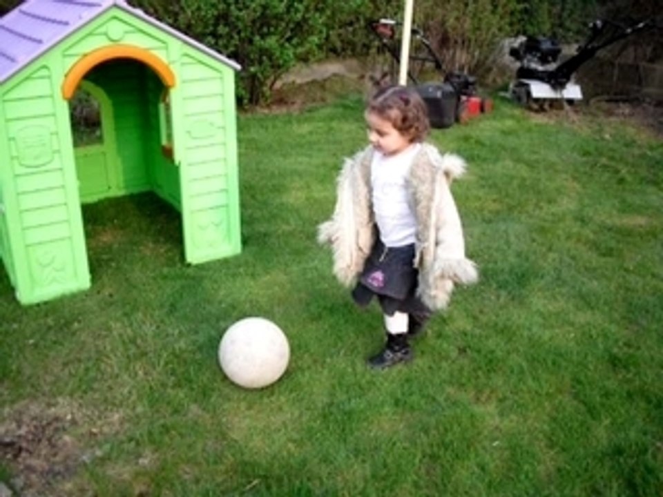 Loane dans le jardin