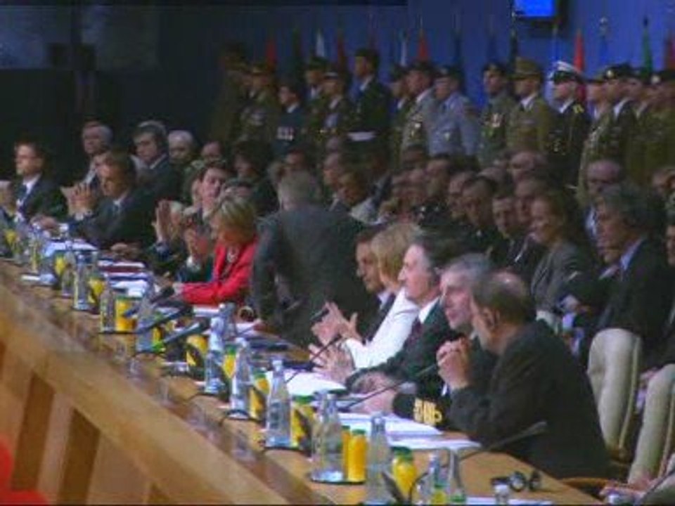 Barack Obama speaking at Nato summit