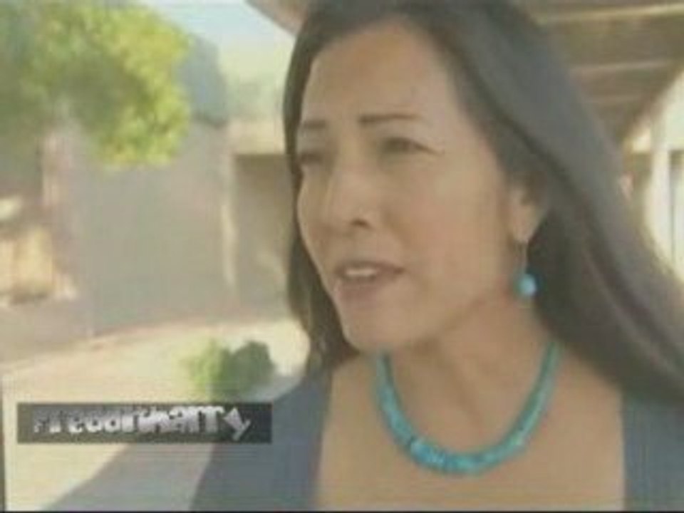 Un homme en feu, la pompe à essence explose