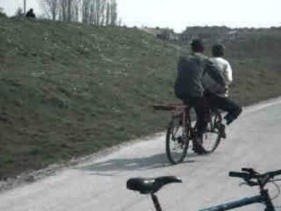 TED ET TOF FONT UN FREIN DEVANT