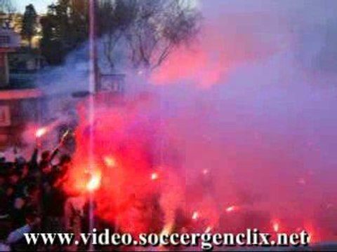 Beşiktaş Kayseri Maçı Öncesi Meşale Şovu Videoları