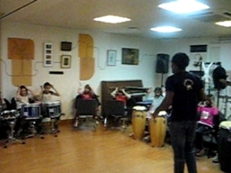 20090403 atelier percussions avec Miguel (13)