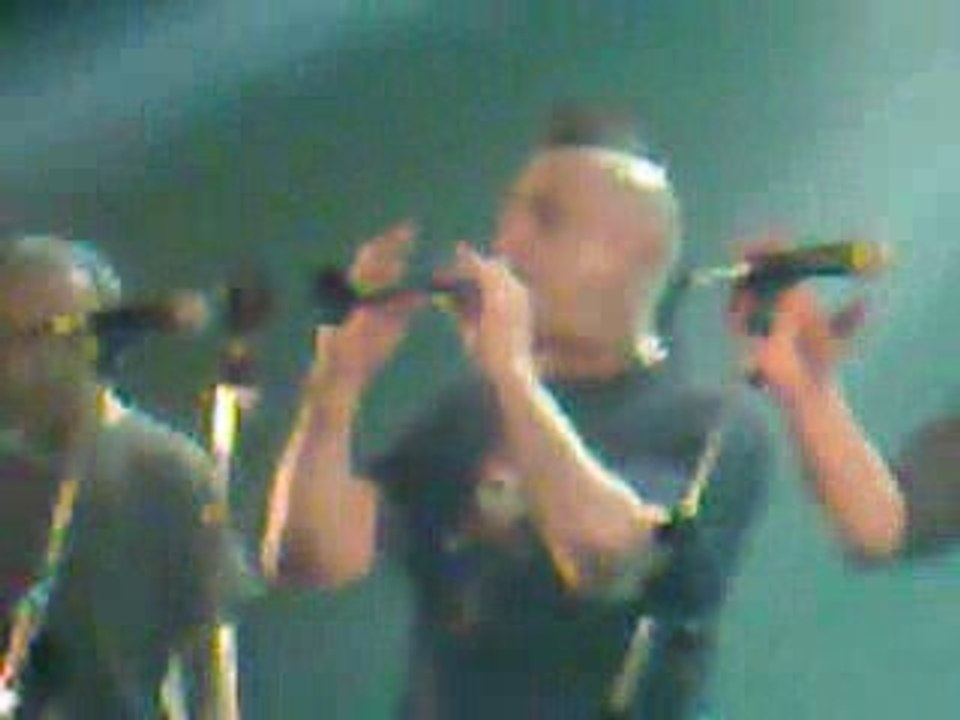 Les ramoneurs de menhirs "If the kids are united" BBC (14)