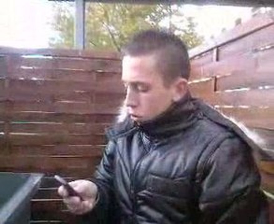 Geoffrey et les poubelles mdr