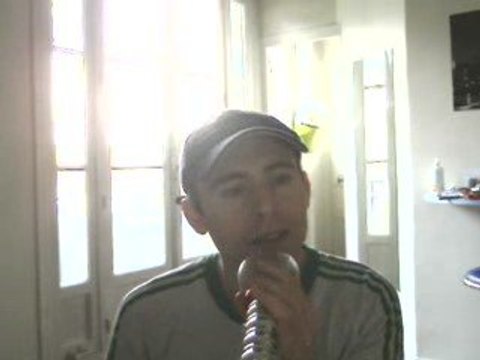 Wiwi égratigne C'est toujours la première fois