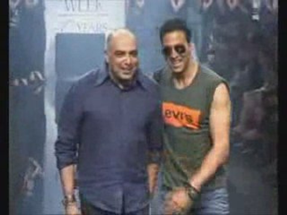 Akshay Unbuttoned Celebrity Aircraft Charters.