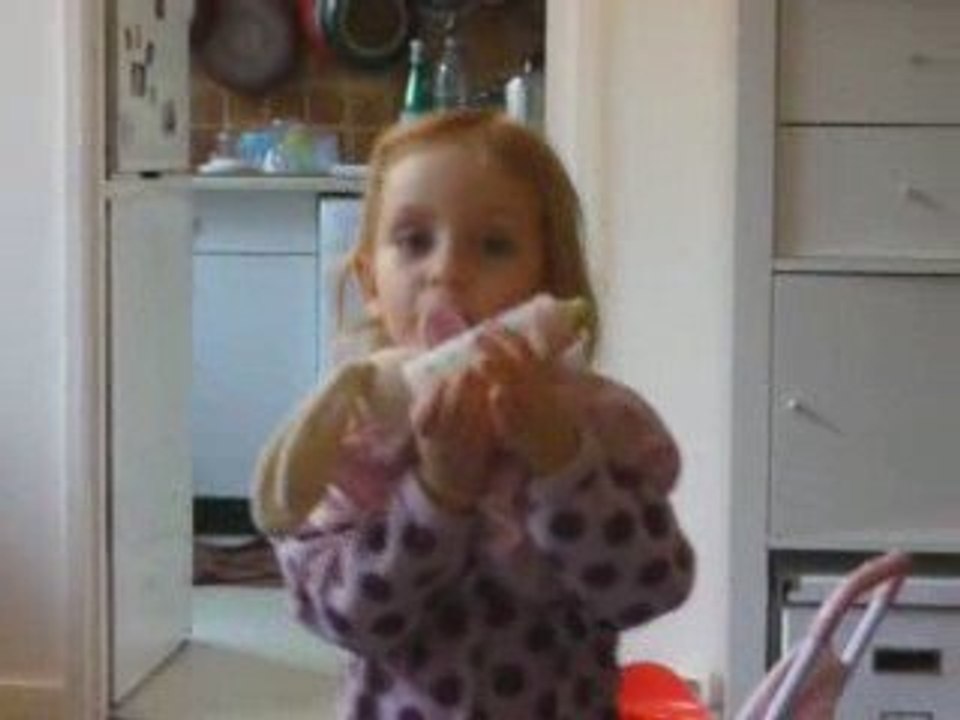 Chante et danse avec Pytha