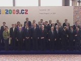 Obama and EU leaders group photo at Prague summit