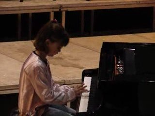 PREMIER RECITAL DE PIANO DE HEIDI :o)