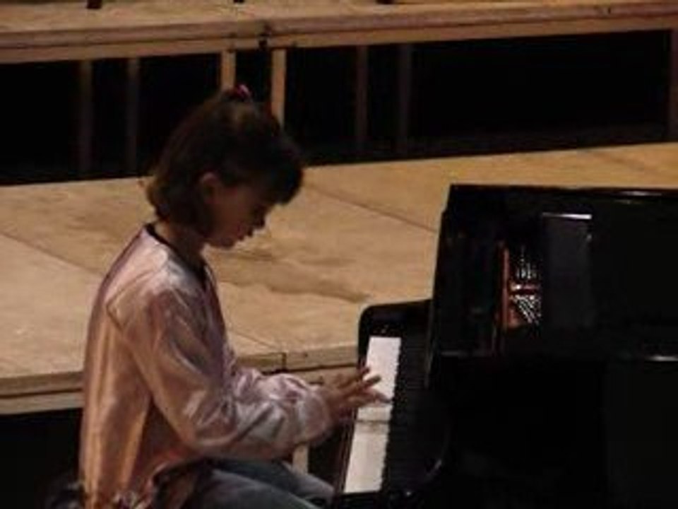 PREMIER RECITAL DE PIANO DE HEIDI :o)