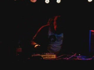 Saneyes live beatmaking at the "Thank you Jay Dee" Part II