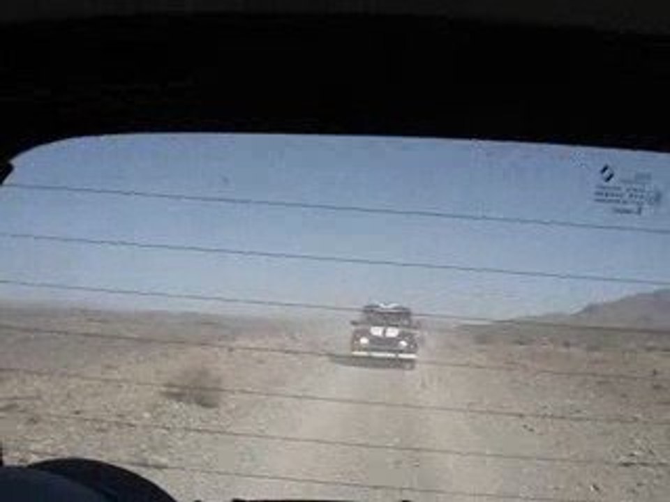 4 - C'est nous derrière!