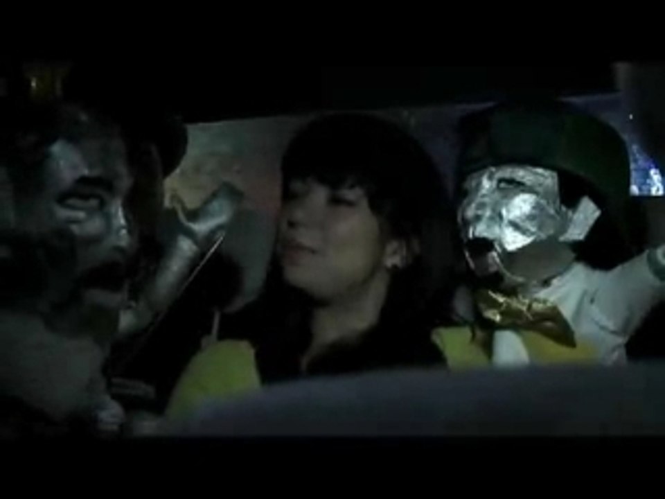 DOSMOCCOS ALIEN feat LYRICS BORN
