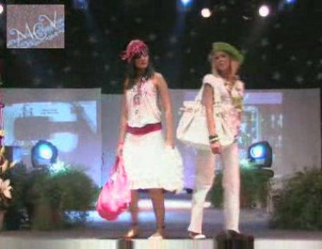 Défilé de Mode à Lourdes par le FCL XI vidéo 4