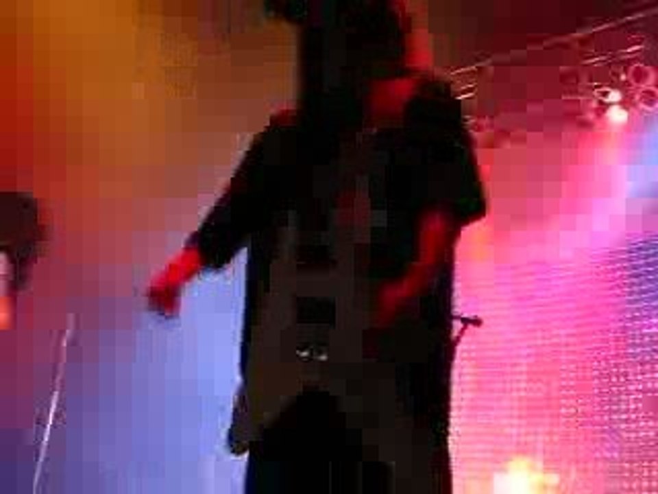 Tom fickt seine Gitarre @ Columbus