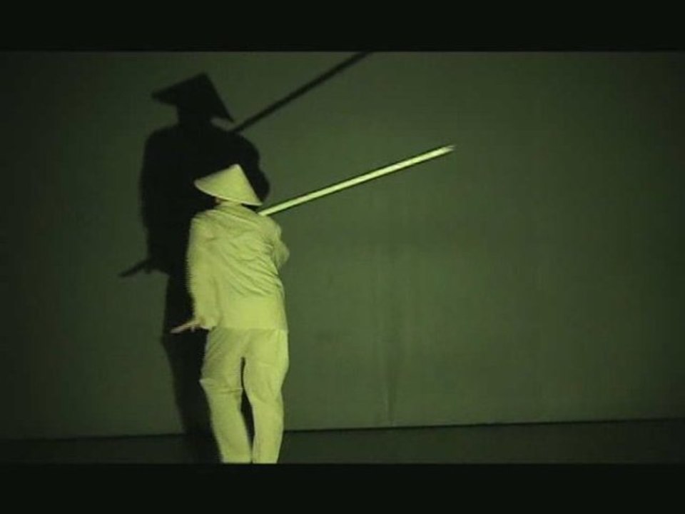 EXTRAIT DU SPECTACLE "A NOS MORTS"