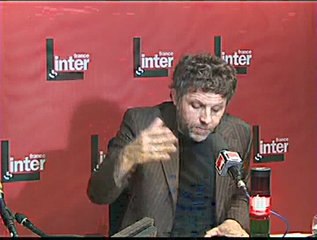 Borloo boit, DSK baise, Chirac sort son bichon !