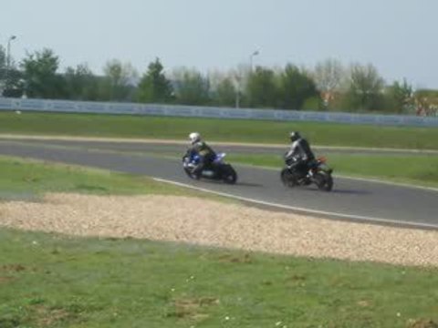 circuit carole sv 650 s et fz1 julien et nico 15