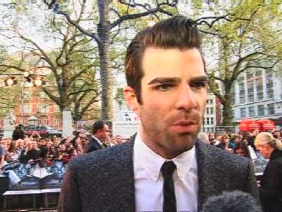 Star Trek premiere hits London Simon Pegg & Eric Bana attend