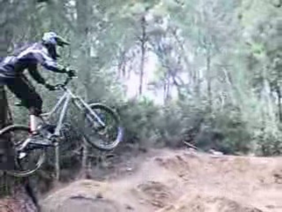 Stage Enduro Olivier Navarro Janas 19-04-09 AVI_0008